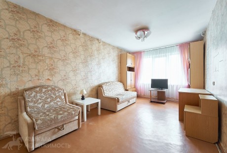 1-комнатная квартира с мебелью: пр-т Любимова 42-2