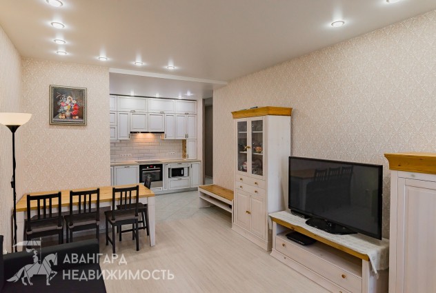 Фото Уютное гнездышко для семьи! 4-комнатная  квартира в каркасно-блочном доме возле метро Грушевка — 1