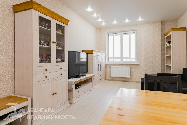 Фото Уютное гнездышко для семьи! 4-комнатная  квартира в каркасно-блочном доме возле метро Грушевка — 5