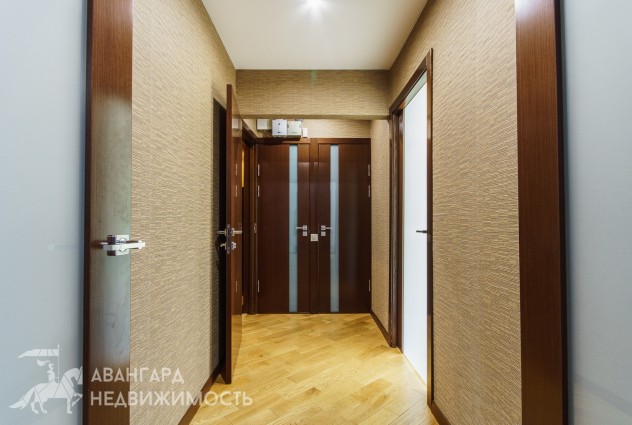 Фото Отличная укомплектованная 4-комнатная квартира на Рокоссовского 53 — 27