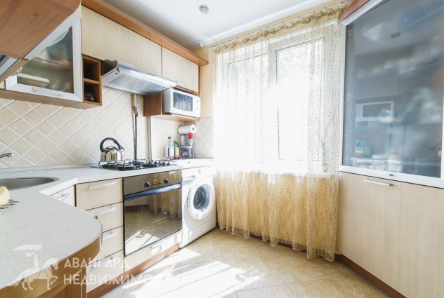 Фото Отличная укомплектованная 4-комнатная квартира на Рокоссовского 53 — 37