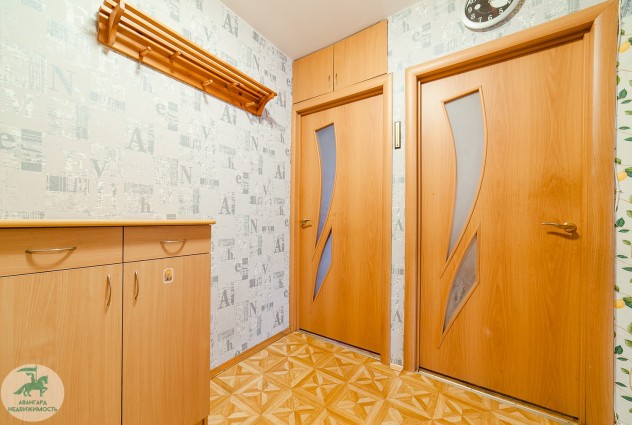 Фото Двухкомнатная брежневка с раздельными комнатами в шаговой доступности от метро — 25