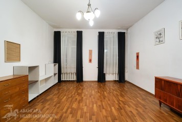 Фотография - Продается просторная «сталинка» в самом центре города!
