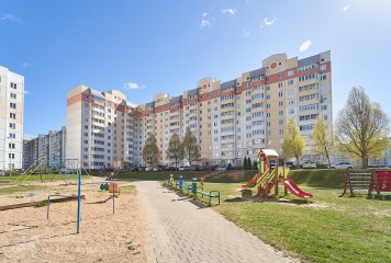 Фотография - Просторная 2-к квартира в спальном районе.