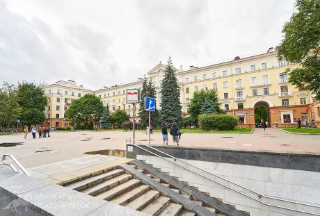 2к в «Генеральской» сталинке, пр-т Независимости 91