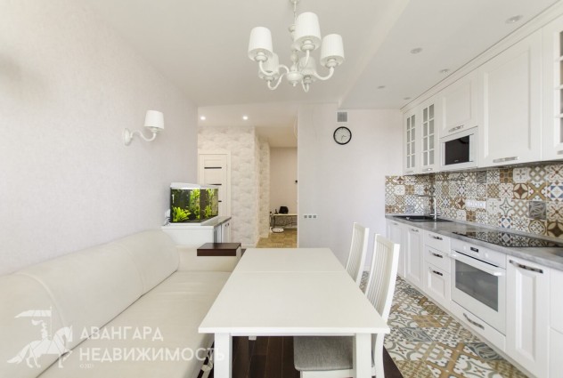 Фото   ЖК Каскад, 2-комнатная квартира с отличным ремонтом и панорамным видом! — 9