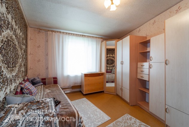 Фото Просторная 4-комнатная квартира по проспекту Любимова д.33 — 15