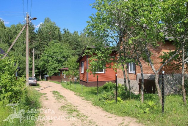 Фото Дом из красного кирпича с террасой и камином в СТ «Тонус» (вблизи д.Турковщина) — 53
