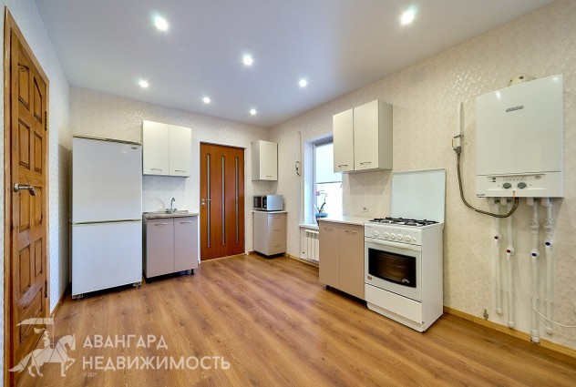 Фото Уютный 2-хуровневый кирпичный дом в 10 минутах езды от Минска  — 7
