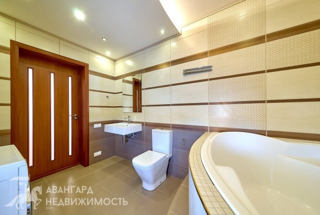 Фото Уютный 2-хуровневый кирпичный дом в 10 минутах езды от Минска  — 17