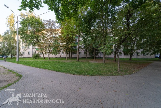 Фото Красивая квартира рядом с живописным прудом в центре! — 41
