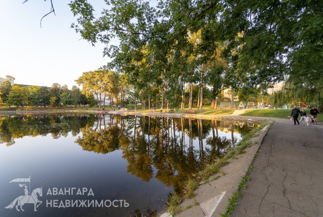 Фото Красивая квартира рядом с живописным прудом в центре! — 47