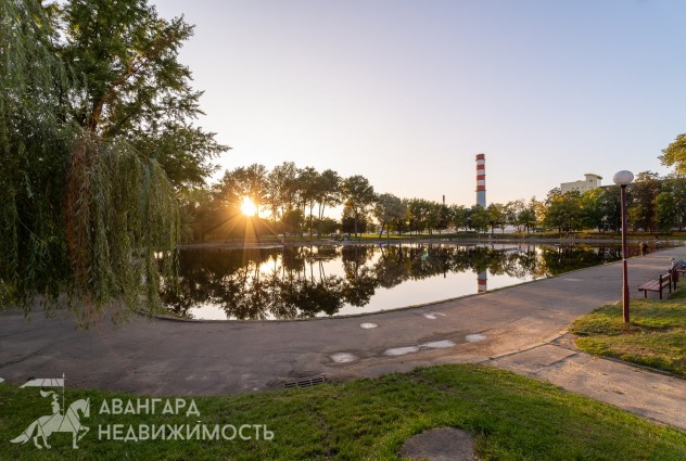 Фото Красивая квартира рядом с живописным прудом в центре! — 51
