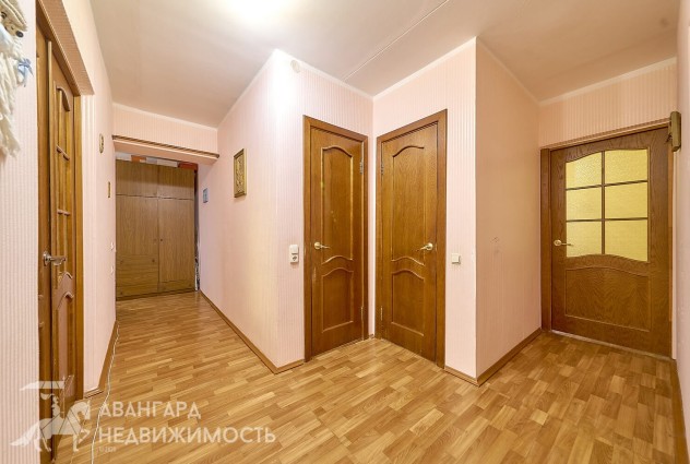 Фото 3-к квартира улучшенной планировки в кирпичном доме в экологичном районе Боровляны, аг. Лесной 34. — 9