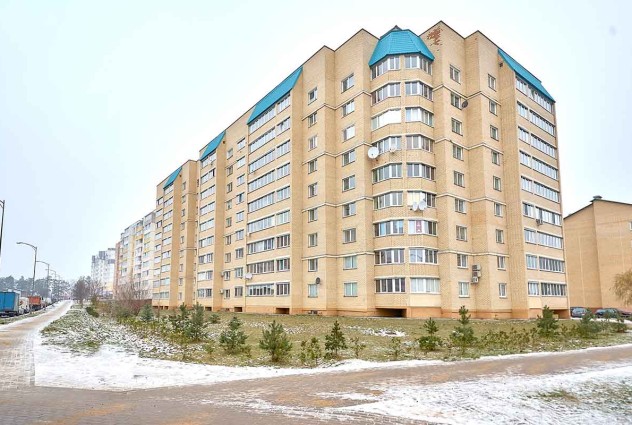Фото 3-к квартира улучшенной планировки в кирпичном доме в экологичном районе Боровляны, аг. Лесной 34. — 1