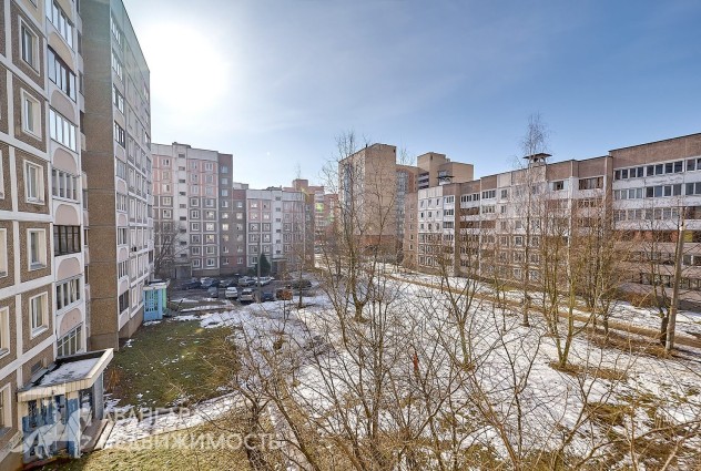 Фото Солнечная 2-комнатная квартира в Малиновке, ул. Есенина 53 — 35