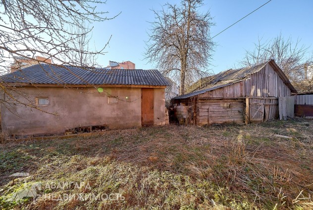 Фото Привлекательность домовладения увеличивается с годами! Двухуровневый кирпичный дом на пересечении улиц Васнецова и Айвазовского. — 45