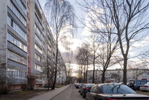 Фото Двухкомнатная квартира в районе Лошицкого парка с видом на реку Свислочь — 53
