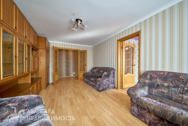 Фото Солнечная 4-комнатная квартира с большой кyхней в Малиновке, ул. Есенина 113 — 31