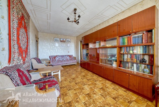 Фото 4-комнатная квартира по ул. Есенина, 16,  до ст.м. Малиновка 800 метров! — 3