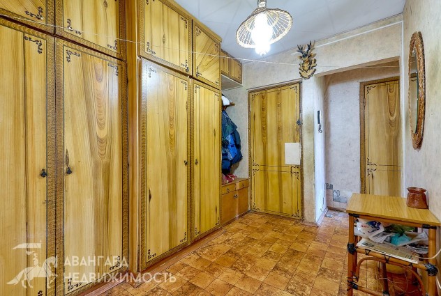 Фото 4-комнатная квартира по ул. Есенина, 16,  до ст.м. Малиновка 800 метров! — 27