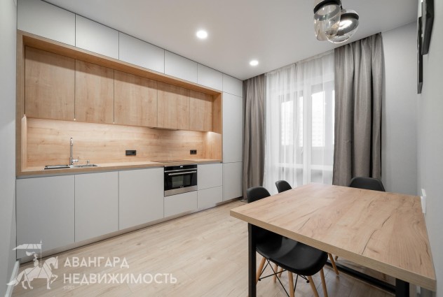Фото Новая квартира с евроремонтом в ЖК «Мегаполис» возле метро «Малиновка»  — 1