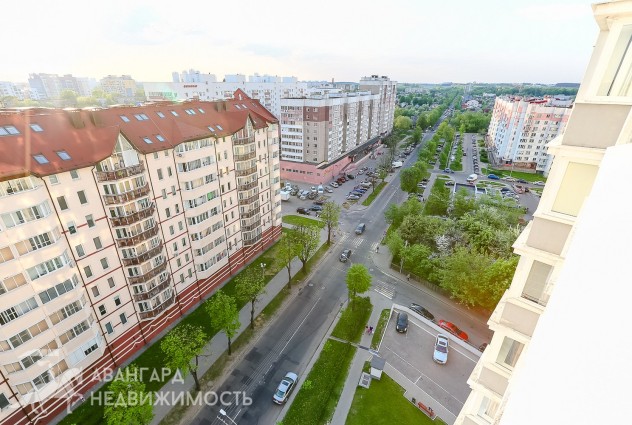 Фото Просторная 1-комнатная  квартира по ул. Червякова, 52 в новостройке в центре — 31