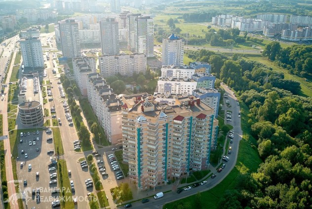 Фото Атмосферная 2-уровневая квартира рядом с метро, видовой этаж — 77