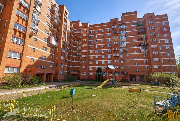 Фото 2-к в кирпичном доме по ул. Макаенка 15в. — 1