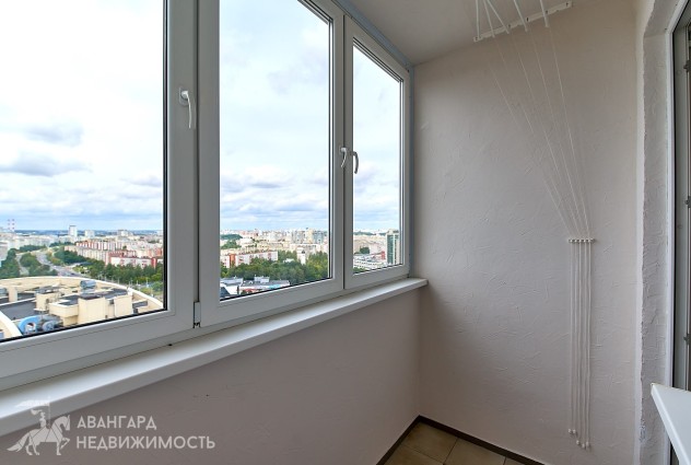 Фото Большая 2-х комнатная квартира с новым, современным ремонтом и шикарным видом из окна! — 57