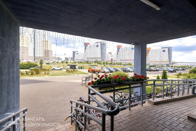 Фото Большая 2-х комнатная квартира с новым, современным ремонтом и шикарным видом из окна! — 63