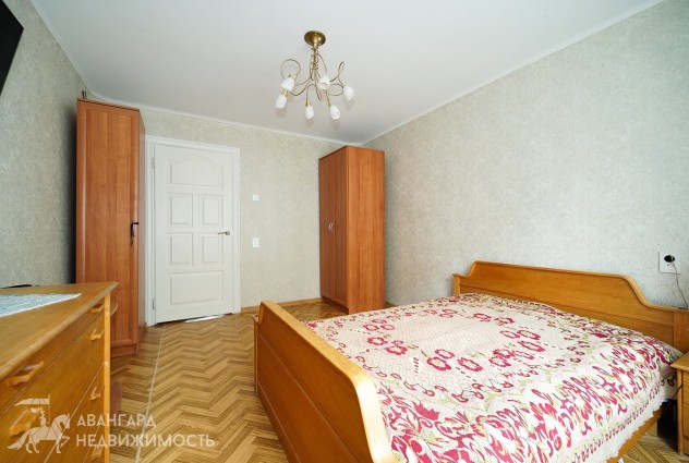 Фото Трехкомнатная квартира в Малиновке — 37