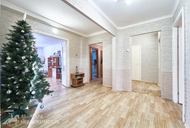 Фото Большая четырехкомнатная квартира в Минске — 21