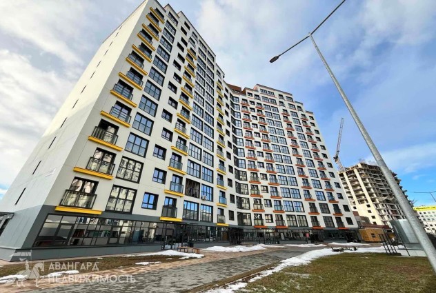 Фото Торгово-административное помещение в удобной локации — 1