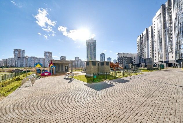 Фото Квартира с видом на Минск. Самое высокое здание в Беларуси. ЖК «Лазурит» — 25
