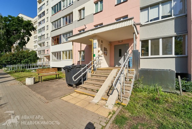 Фото 1к с ремонтом, панорамным видом и водным каналом. — 25