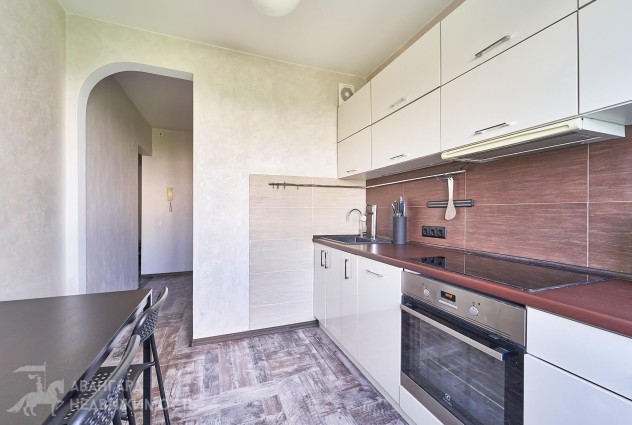 Фото Просторная 4к квартира с ремонтом, метро "Петровщина" — 11