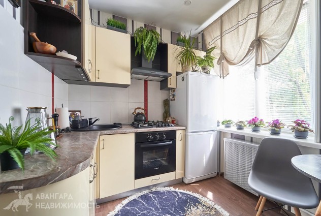 Фото 2-комнатная квартира с отличным ремонтом по адресу ул. Козлова, 23а — 31