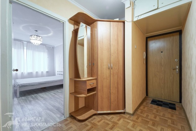 Фото Продается светлая уютная 2-х комнатная квартира с ремонтом в 800 метрах от метро. — 13