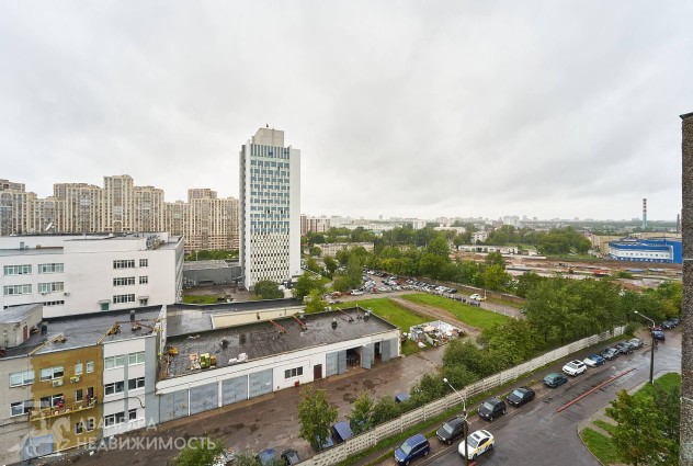 Фото Предлагаем 1-комнатную квартиру с большой кухней на ул. Парниковая — 27