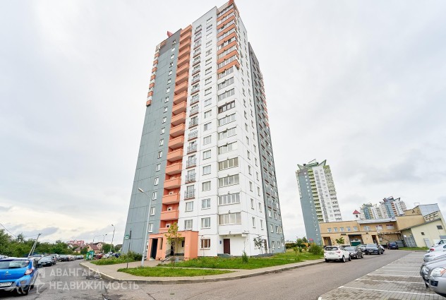 Фото 1-комнатная квартира с ремонтом возле ст.м «Автозаводская». — 1