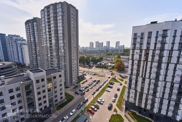 Фото 2-к квартира с новым дизайнерским ремонтом в центре города — 45