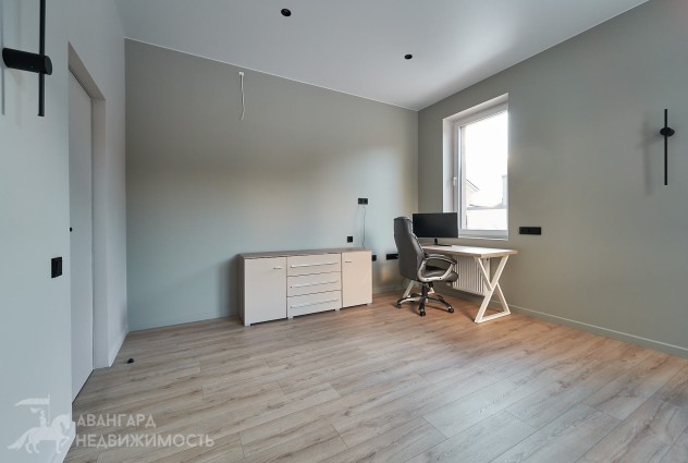 Фото Коттедж с полностью готовым современным дизайнерским ремонтом!  — 31