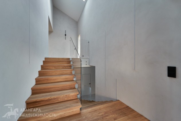 Фото Коттедж с полностью готовым современным дизайнерским ремонтом!  — 35