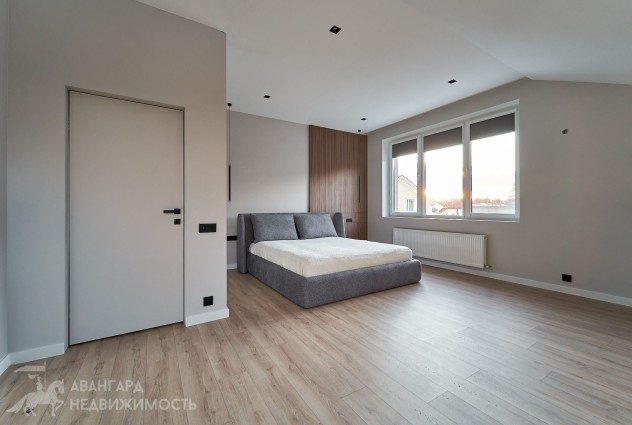 Фото Коттедж с полностью готовым современным дизайнерским ремонтом!  — 41