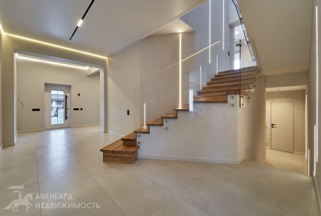 Фото  Коттедж с полностью готовым современным дизайнерским ремонтом! — 21