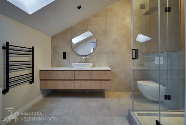 Фото  Коттедж с полностью готовым современным дизайнерским ремонтом! — 55