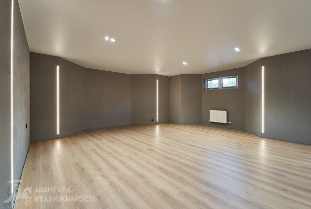 Фото  Коттедж с полностью готовым современным дизайнерским ремонтом! — 83