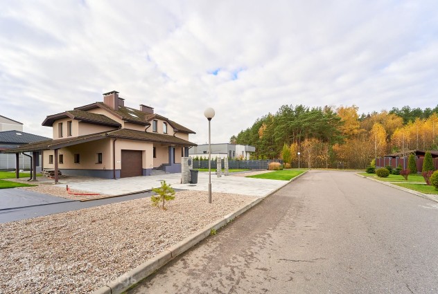 Фото  Коттедж с полностью готовым современным дизайнерским ремонтом! — 93