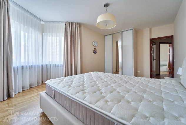 Фото Просторная 3-ка в классическом стиле в сердце столицы — 25